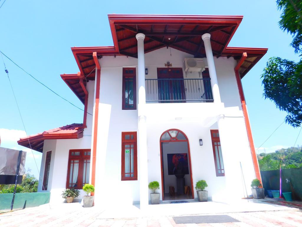 Mount Mirror Resort Kandy Exterior photo